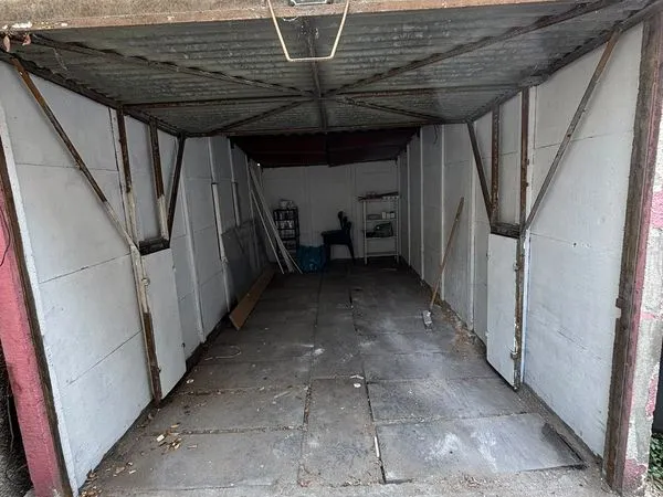 Box fermé sécurisé - 14 m² - Hyper centre Bois-Colombes