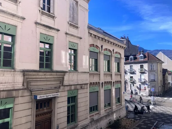 T1 bis 50m² GRENOBLE Centre Tram A/B/E.
