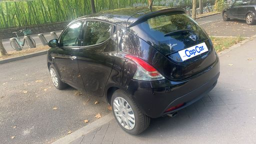 Lancia Ypsilon 1.2 69 - Gold – 2014 – 57800 km – Essence – Boîte Manuelle — photo 2