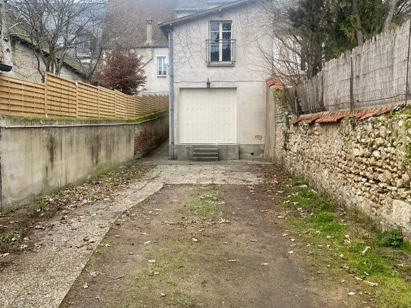 À louer grande maison centre bourg Onzain