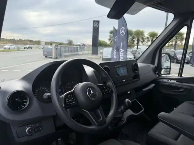 Mercedes Sprinter 311 cdi fourgon toit sureleve standard — photo 11