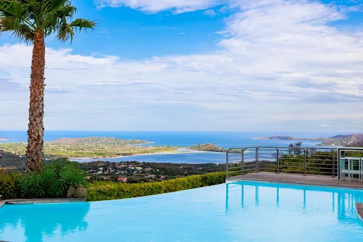 Villa 8 pièces 306 m²