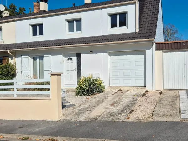 Verneuil en Halatte - Maison familiale de 110 m², 4 chambres, sous-sol total et jardin clos