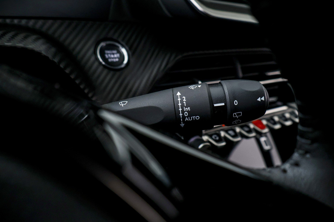 Peugeot 208 — photo 19