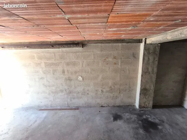 Location garage fermé Billère proche Pau