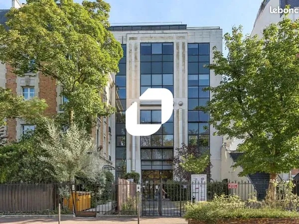 Bureaux 3 859 m²