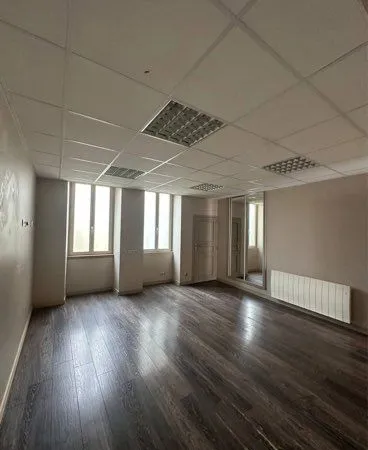 Bureau et espace de travail Location Châtillon-sur-Seine 2p 50m² 360€