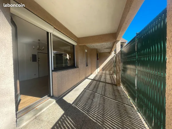 T2 36 m² RDC TERRASSE PONT DE CLAIX