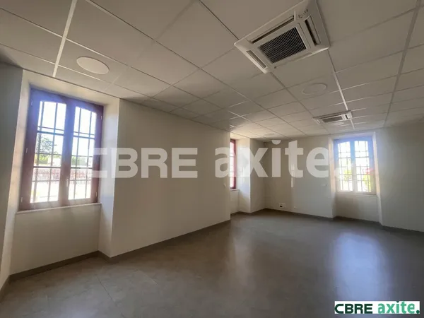 Local professionnel 552 m²