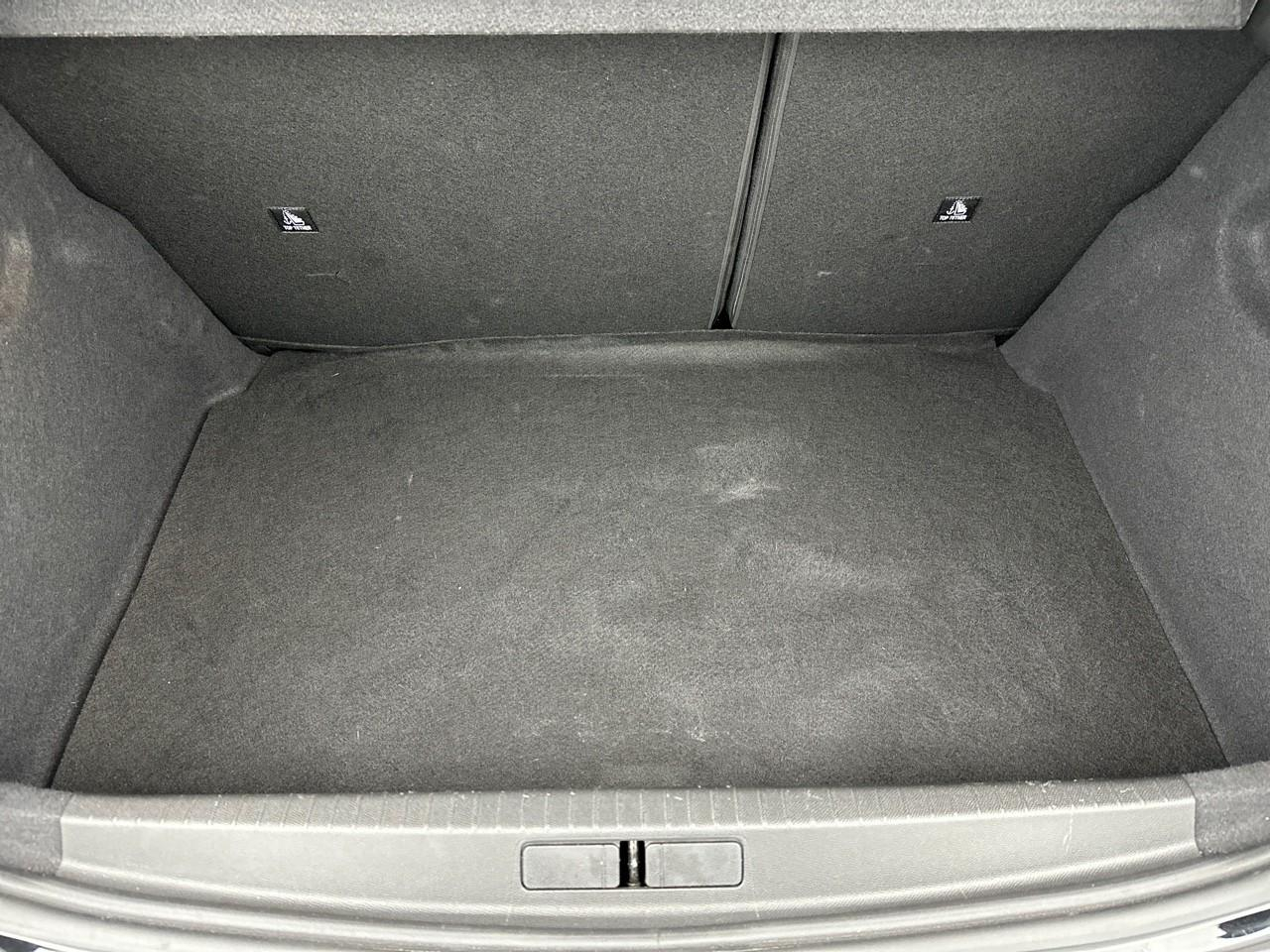 Peugeot 208 hybrid 136 e-dcs6 gt — photo 6