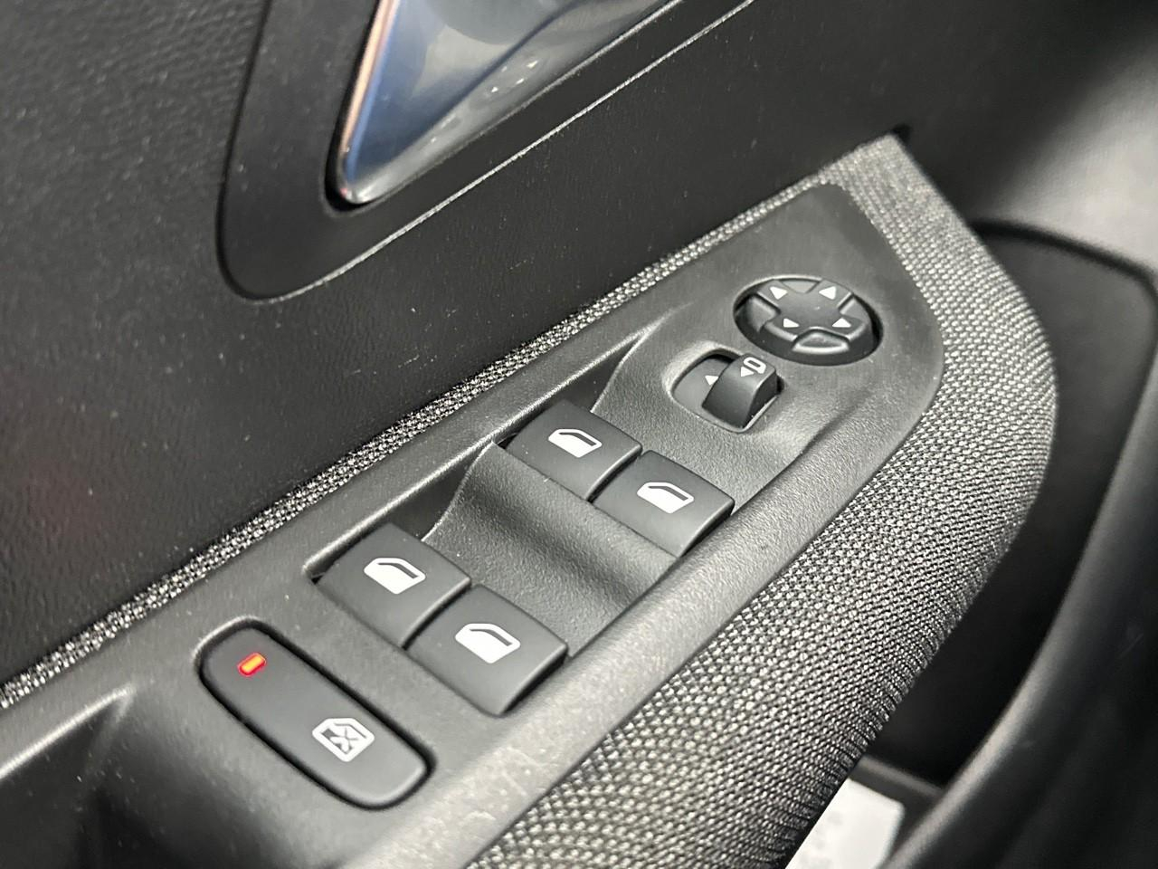Peugeot 208 puretech 100 s&s bvm6 style — photo 15