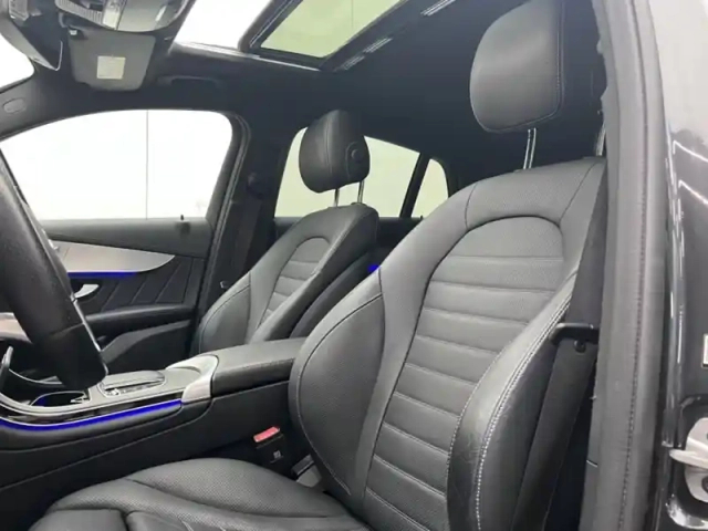 Mercedes Glc 300e 4matic amg line — photo 14