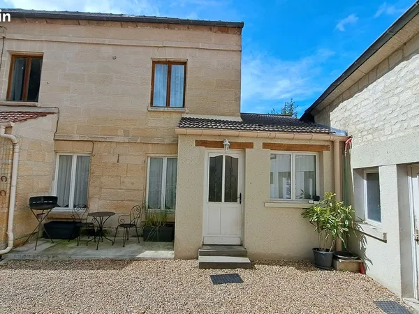 Maison avec jardin, garage, atelier de bricolage