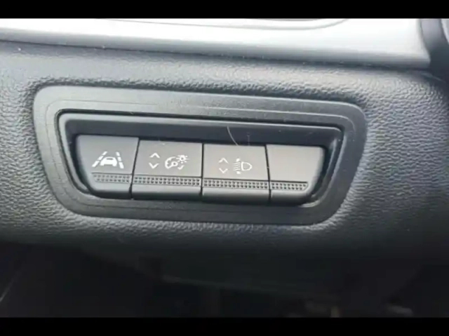 Renault Captur 1.3 tce 140ch intens — photo 11