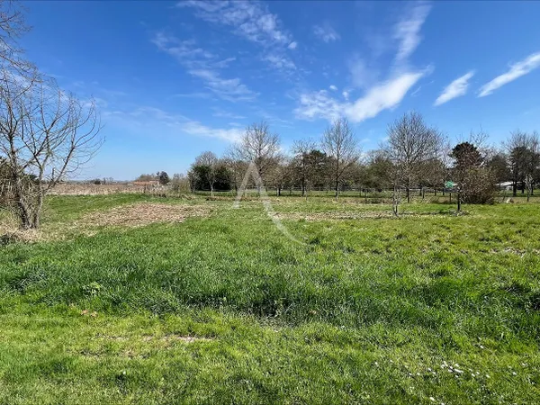 Terrain Vrigny 601 m2