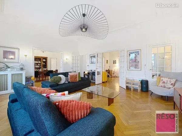 Appartement 5 pièces 182 m²