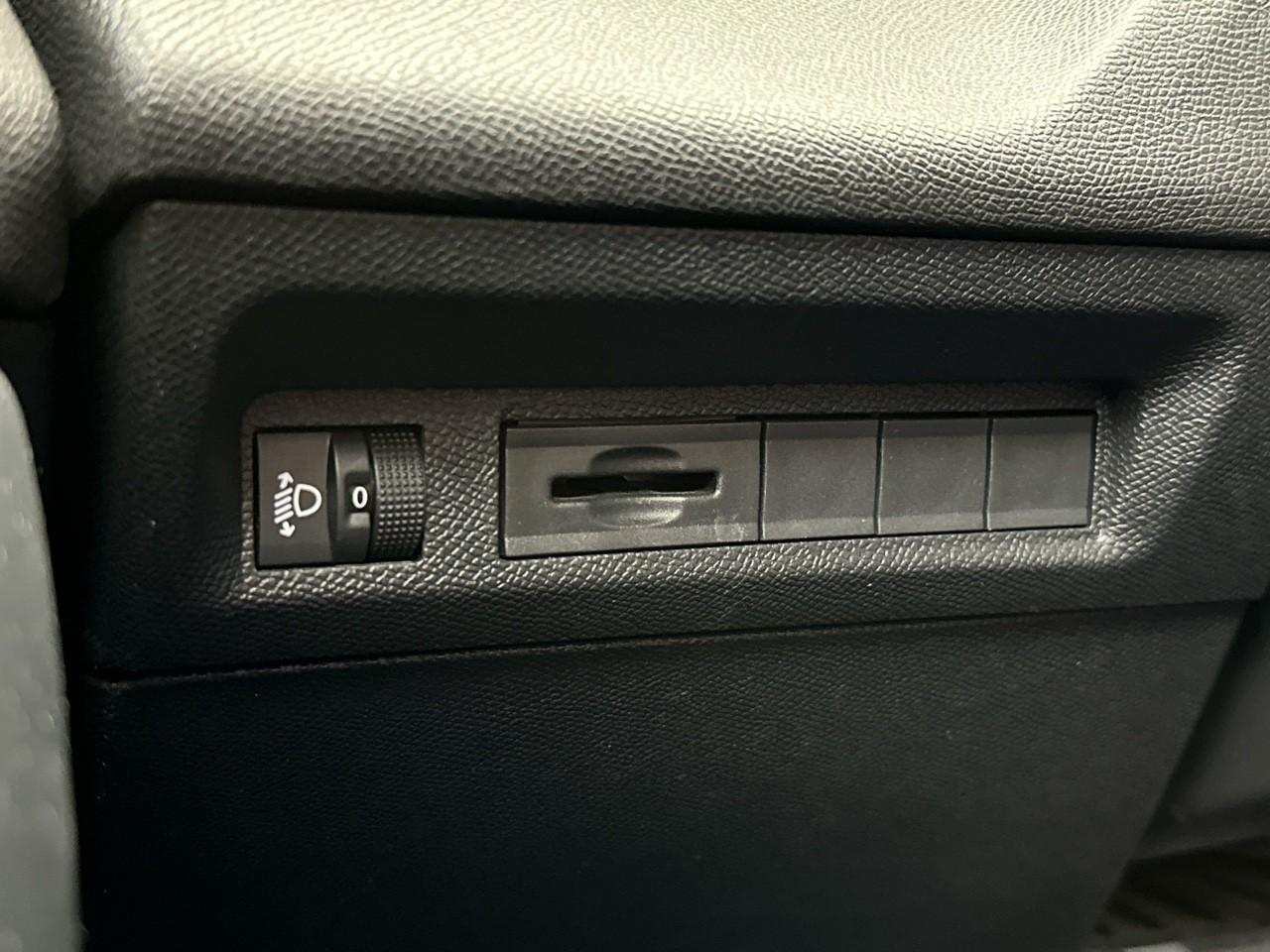 Peugeot 308 bluehdi 130ch s&s eat8 active pack — photo 16