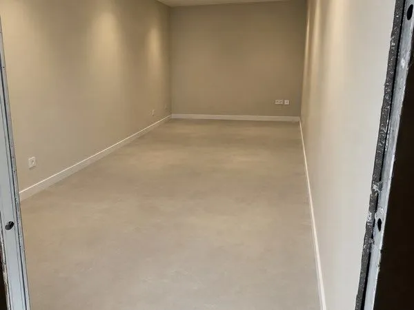 Local professionnel 18m² - Idéal indépendant - Calais