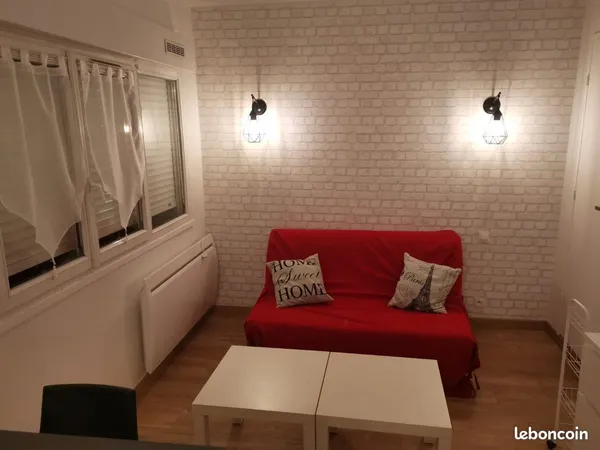 Studio meublé vendu loué