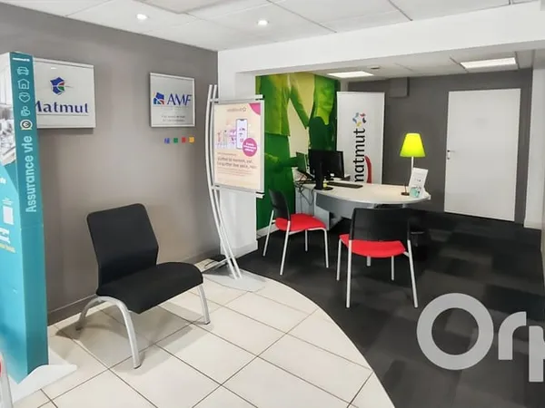 Local commercial 227 m²