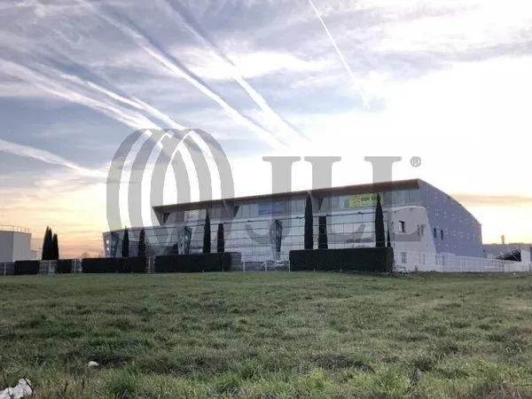 Local d'activité 3098 m²