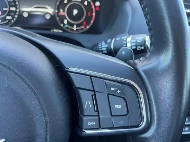 Jaguar F-Pace 2.0 d - 180 ch 2wd bva8 — photo 15