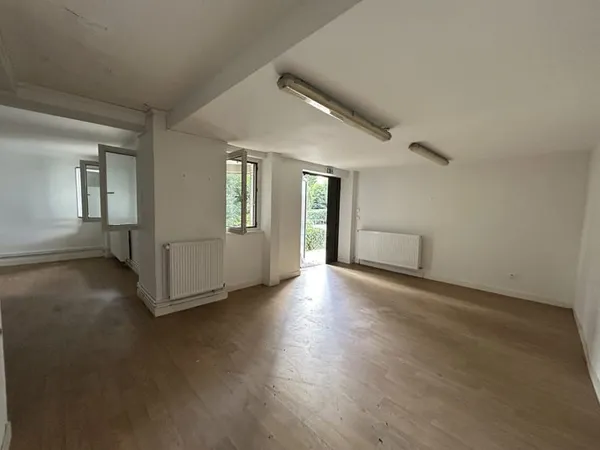 Local Professionnel - 102 m²