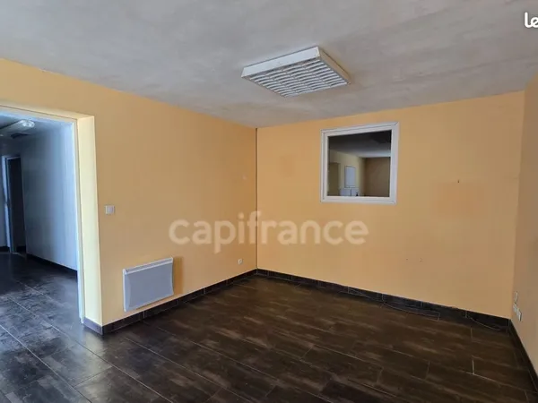 Bureau 1 600 m²