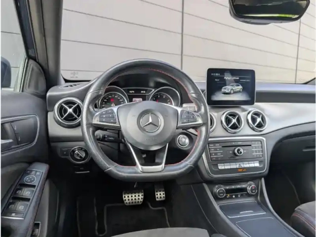 Mercedes Gla 180 — photo 12