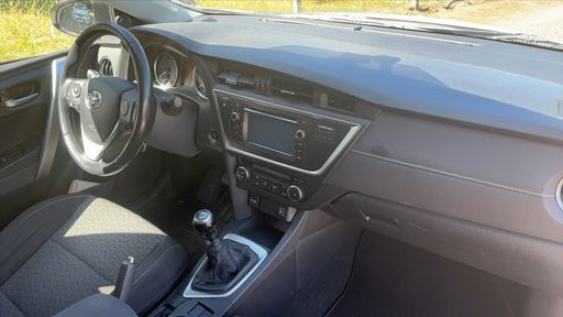 Toyota Auris 1.4 D-4D 90 - Business – 2015 – 149965 km – Diesel – Boîte Manuelle — photo 29