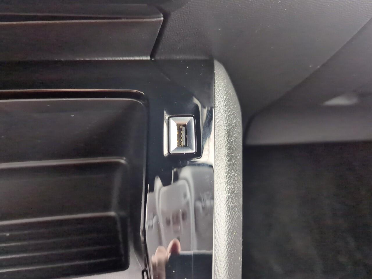 Peugeot 208 puretech 100 s&s bvm6 active — photo 25