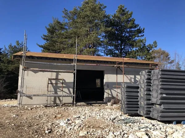 MAISON A TERMINER AVEC GARAGE