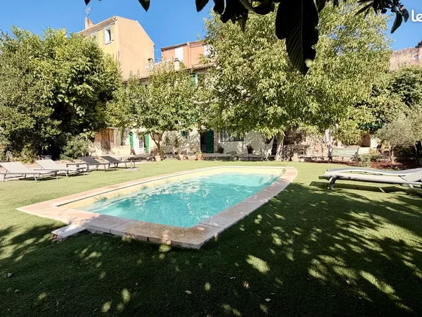 Maison de charme avec piscine et jardin coeur historique de barjols
