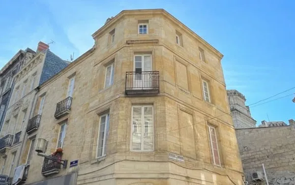 Hôtel 11 pièces 68 m²