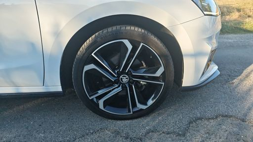 Skoda Fabia 1.5 TSI 150 DSG7 - Monte Carlo – 2024 – 41301 km – Essence – Boîte Automatique — photo 17