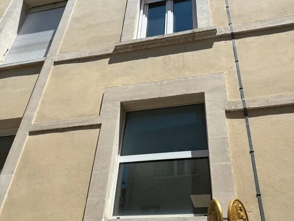 Local professionnel, 3e étage, ascenseur PMR, parking privatif