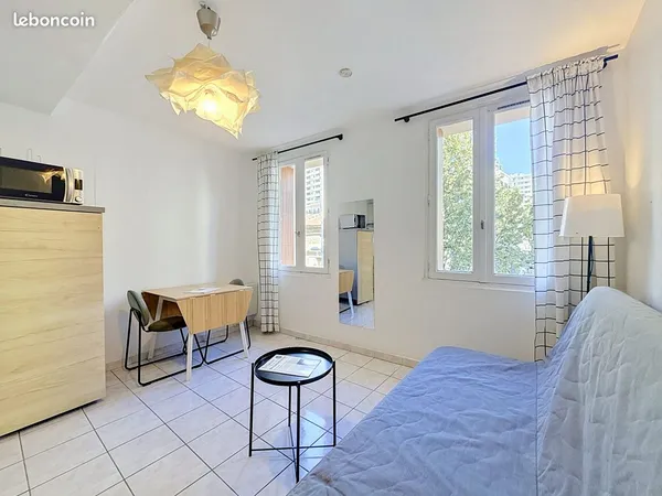 Studio 1 pièce 17 m²