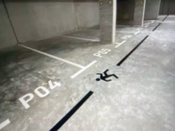 Place de Parking location
