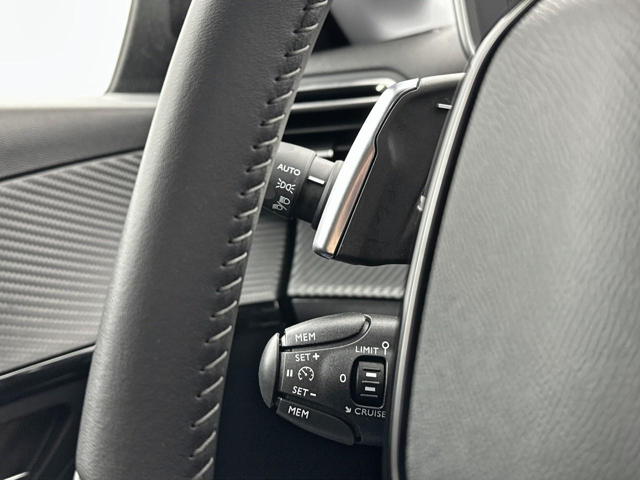 Peugeot 208 puretech 100 s&s eat8 allure pack — photo 19