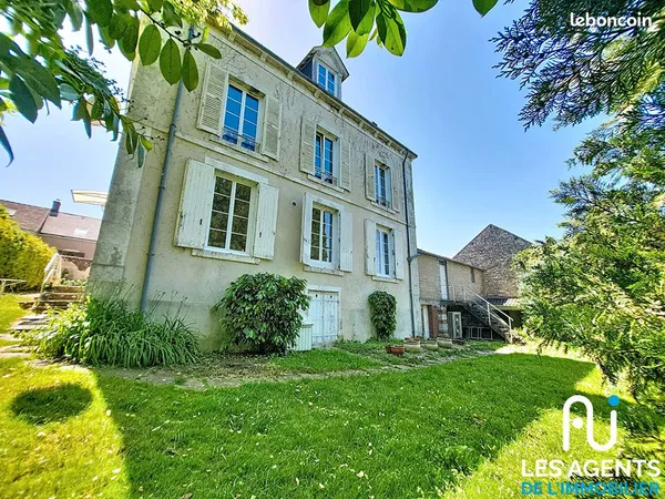Propriété 7 pièces 194 m²