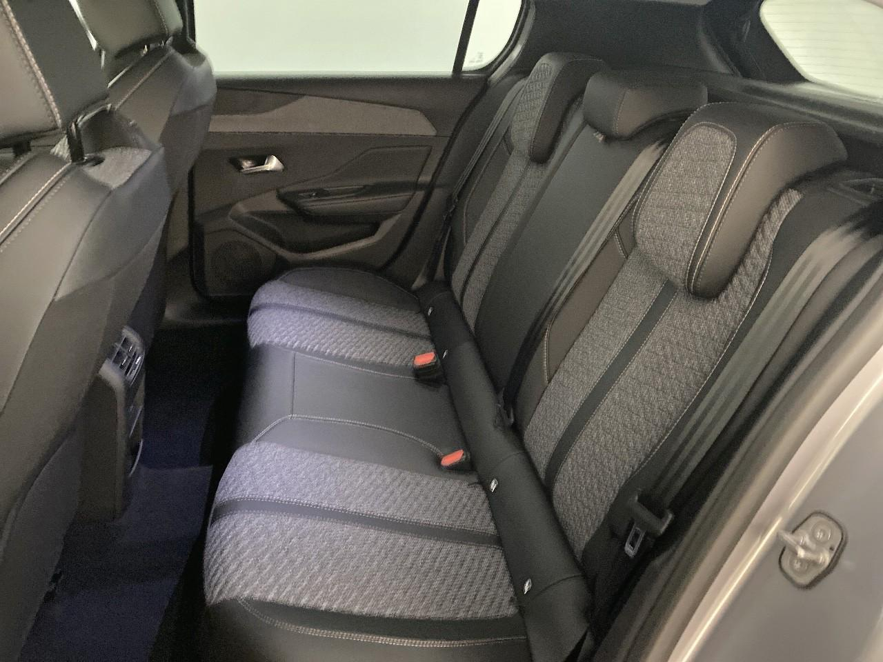 Peugeot 308 hybrid 145 e-dcs6 allure — photo 10