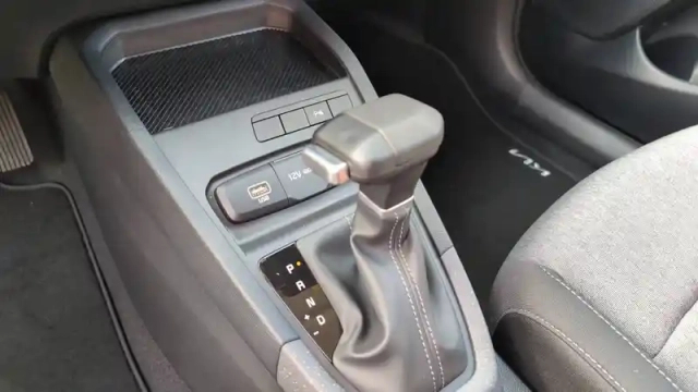 Kia Stonic 1.0 t-gdi 100 ch dct7 — photo 21