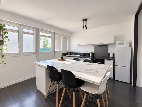 AVIGNON INTRA-MUROS - Appartement T3 avec une belle terrasse