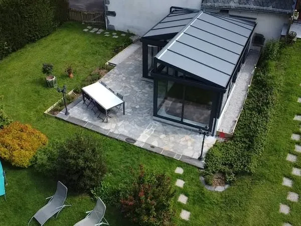 Local commercial 8 pièces 324 m²