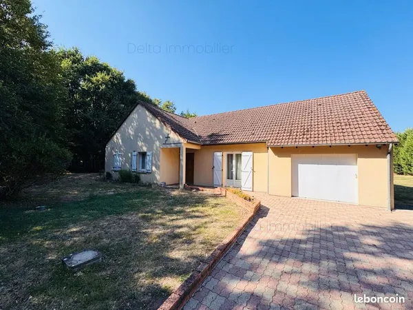 Maison 4 chambres avec garage et jardin clos de 3239m²