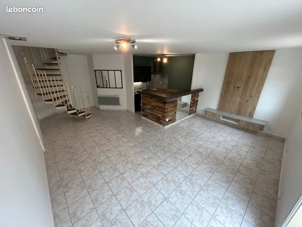 Maison T5 de 89 m² avec jardin et garage - Pellouailles-les-Vignes (Verrières-en-Anjou)