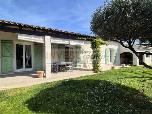 Charmante villa de plain-pied sur belle parcelle de 850 m2