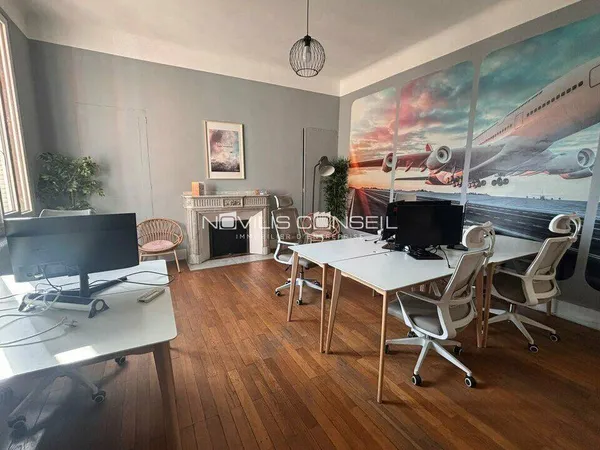 Bureaux 270 m²