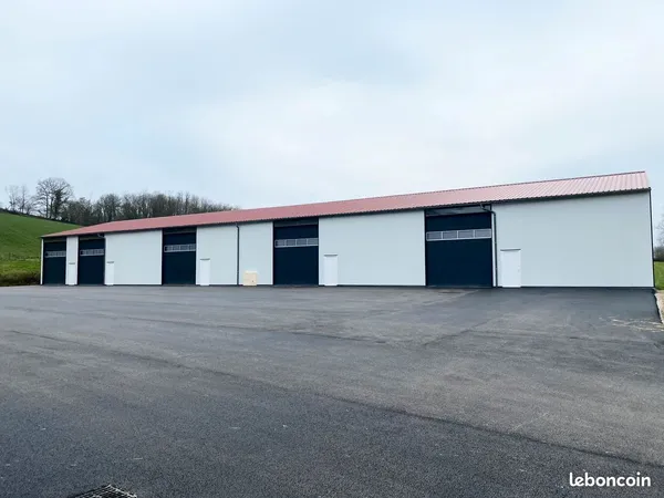 Parking/box 384 m² Lacarre