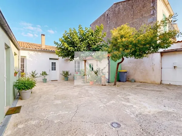 Ensemble immobilier 137 m² avec jardin et chai rénové - Riv